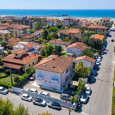 מרינה די פיאטרסנטה Villa Amelia Rooms מראה חיצוני תמונה