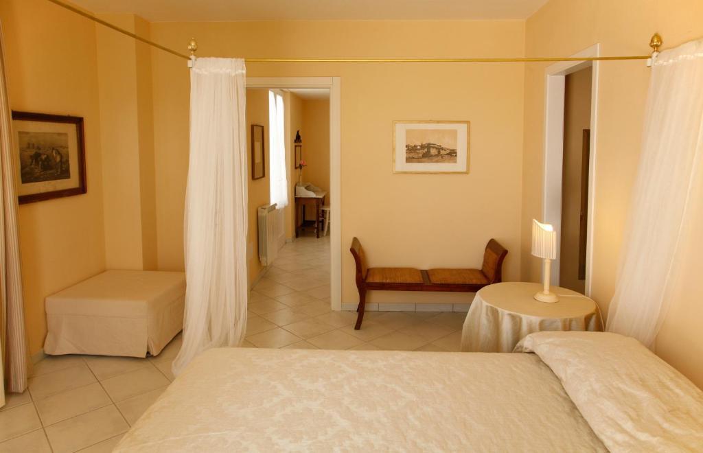 מרינה די פיאטרסנטה Villa Amelia Rooms חדר תמונה