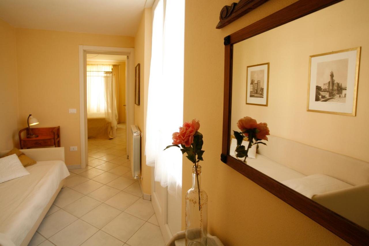 מרינה די פיאטרסנטה Villa Amelia Rooms מראה חיצוני תמונה
