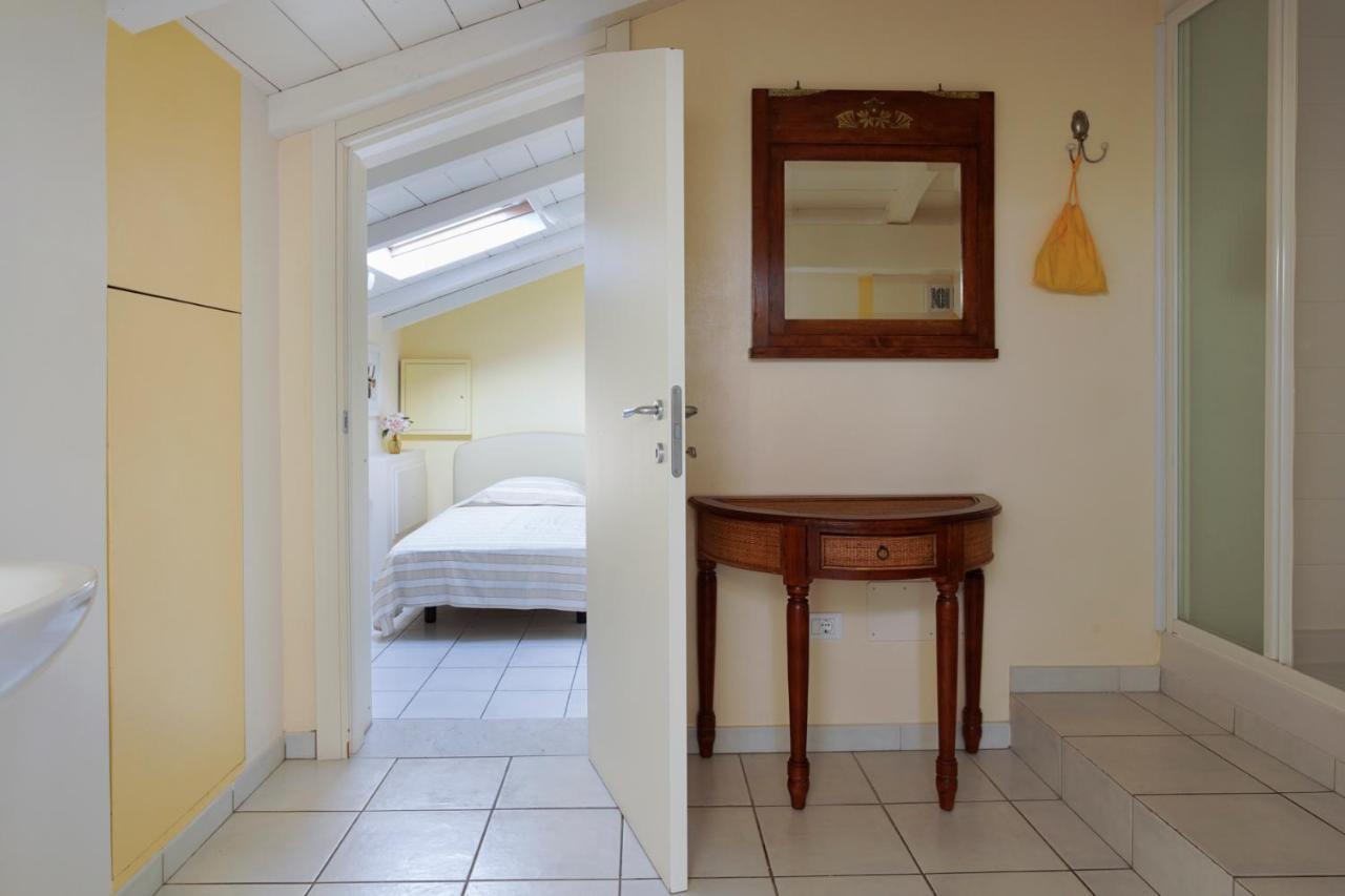 מרינה די פיאטרסנטה Villa Amelia Rooms מראה חיצוני תמונה