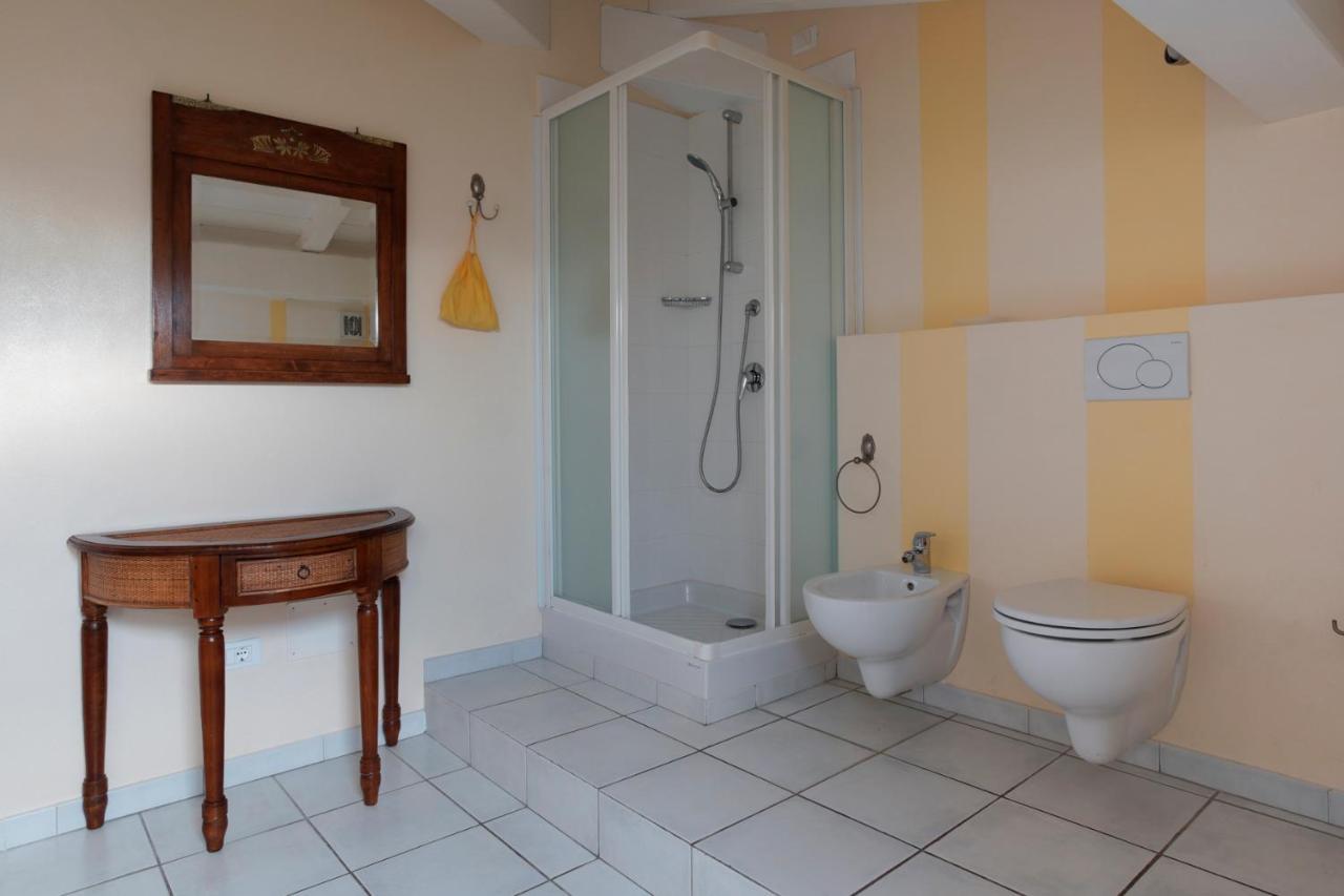 מרינה די פיאטרסנטה Villa Amelia Rooms מראה חיצוני תמונה