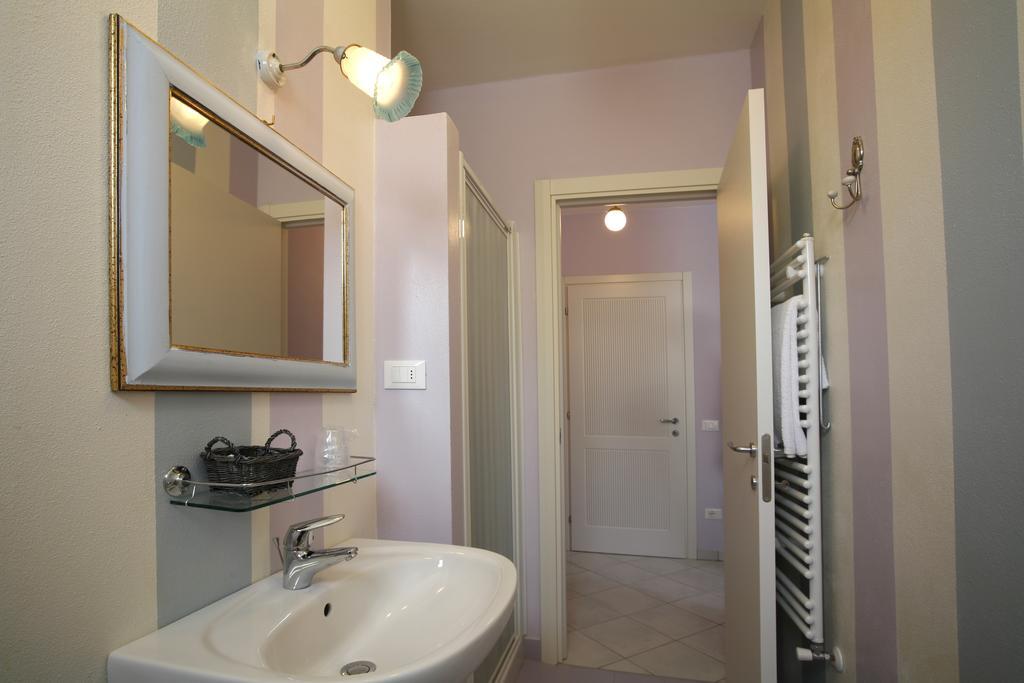 מרינה די פיאטרסנטה Villa Amelia Rooms מראה חיצוני תמונה