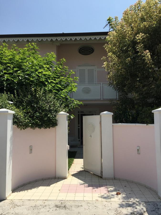 מרינה די פיאטרסנטה Villa Amelia Rooms מראה חיצוני תמונה